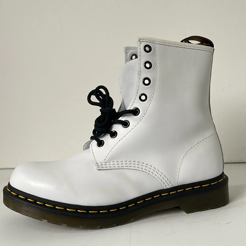 DR. MARTENS Gender Inclusive 1460 8-Eye Lace-up Boot White Smooth USL10 EU42 - Picture 2 of 8